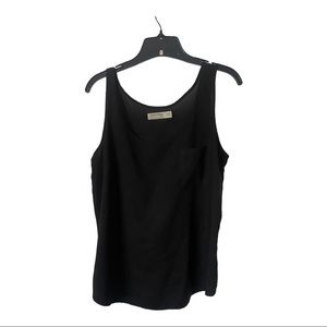 Women’s Black  pocket Top Size Large